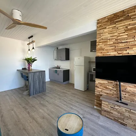 Apparemment Proche * 阿格德